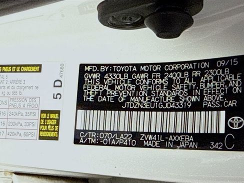 Used 2016 Toyota Prius V Four image 28