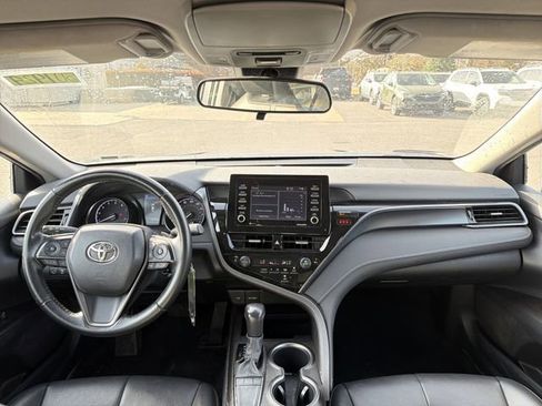 Used 2022 Toyota Camry SE w/ Carpet Mat Package (TMS) image 19