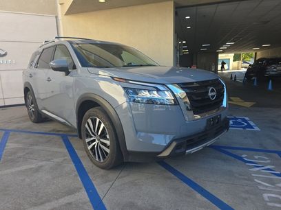 Used 2024 Nissan Pathfinder Platinum w/ Cargo Package