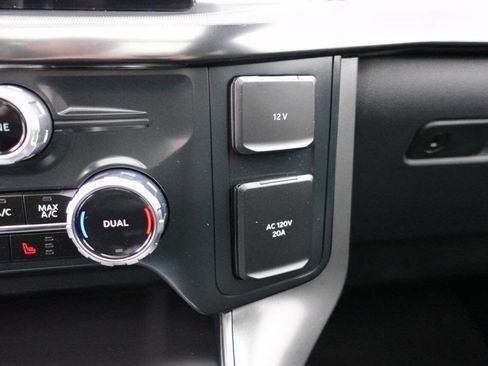 Used 2024 Ford F150 Lariat image 50