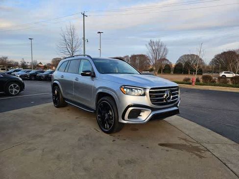 New 2026 Mercedes-Benz GLS 450 4MATIC image 3