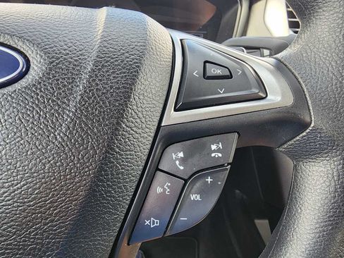 Used 2018 Ford Fusion SE w/ Fusion SE Technology Package FWD image 18