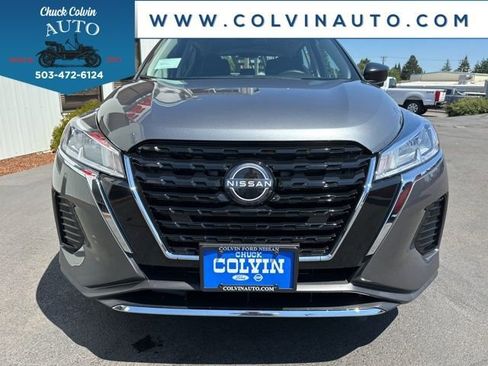 New 2025 Nissan Kicks Play S image 3