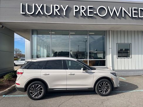 Used 2020 Lincoln Corsair AWD w/ Equipment Group 101A image 1