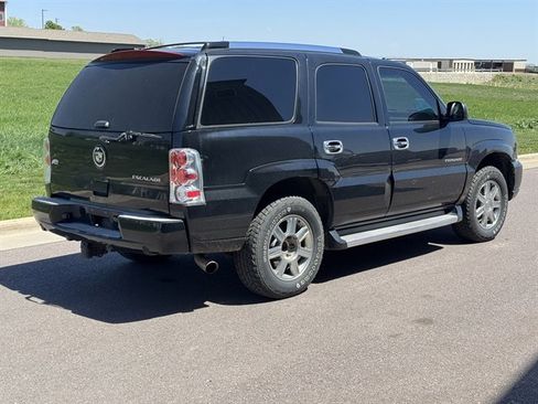 Used 2005 Cadillac Escalade AWD image 5