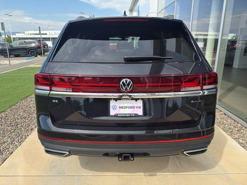 New 2026 Volkswagen Atlas SE image 5