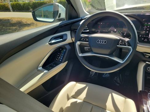 Certified 2025 Audi Q5 Premium w/ Convenience Package image 13