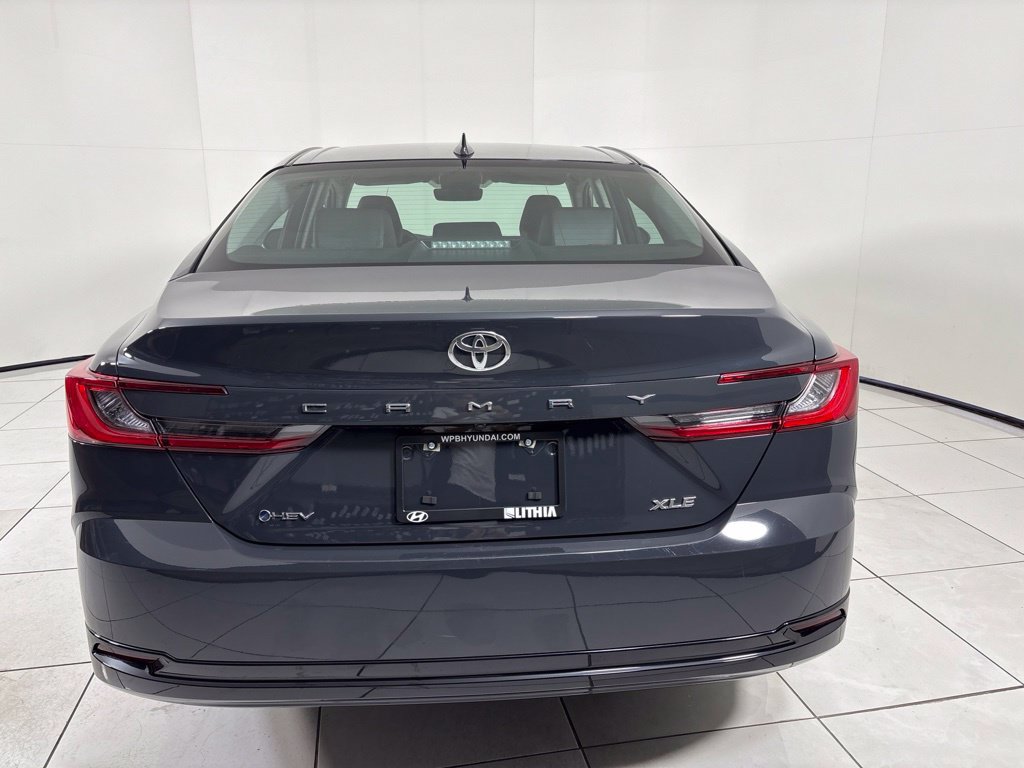 Used 2025 Toyota Camry XLE FWD image 4