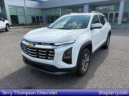 Used 2025 Chevrolet Equinox LT w/ Convenience Package II FWD image 1