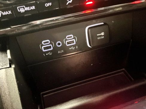 Used 2023 Jeep Grand Cherokee Limited w/ Black Appearance Package image 30