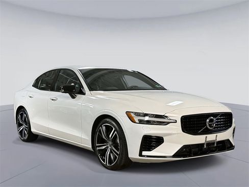 Used 2022 Volvo S60 T8 R-Design w/ Advanced Package image 9