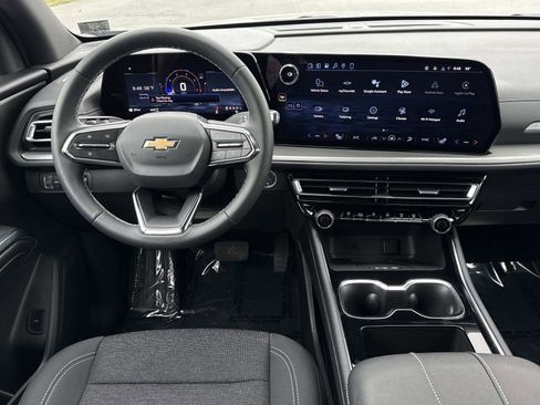 New 2026 Chevrolet Traverse LT w/ Driver Confidence Package image 2