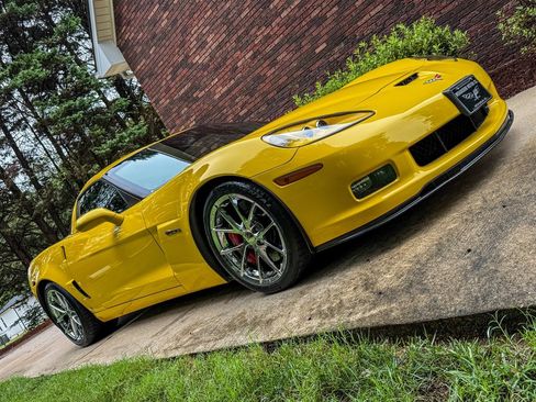 Used 2009 Chevrolet Corvette Z06 w/ Preferred Equipment Group RWD image 24