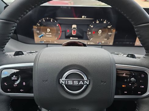 New 2025 Nissan Armada SL w/ Captain's Chari Seat Package image 25