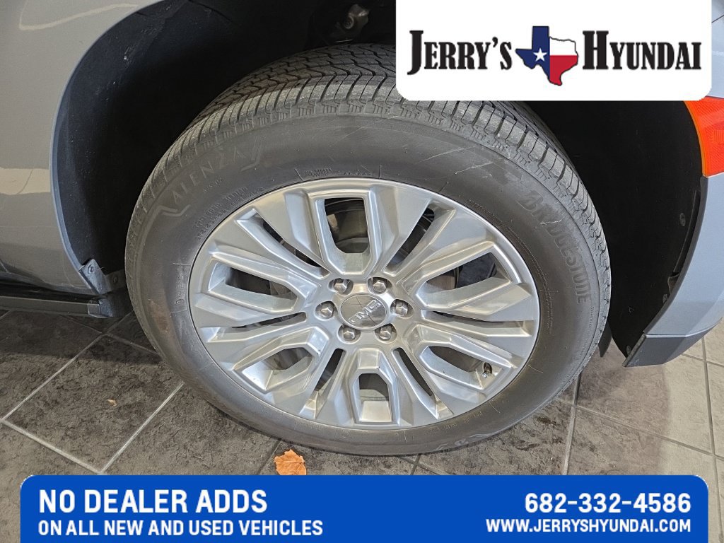 Used 2023 GMC Yukon XL Denali RWD image 4