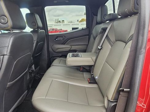 Used 2024 Chevrolet Colorado ZR2 w/ ZR2 Convenience Package III image 13