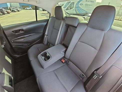 Used 2022 Toyota Corolla LE w/ Carpet Mat Package (TMS) image 13