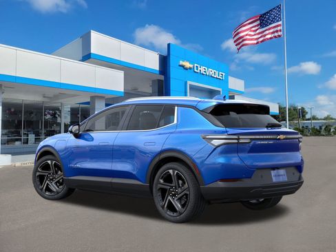 New 2026 Chevrolet Equinox EV LT image 3