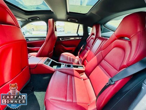 Used 2019 Porsche Panamera image 13
