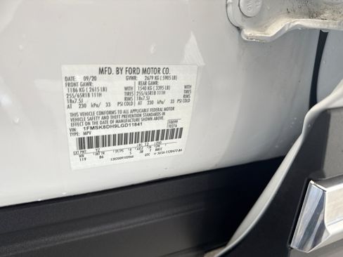 Used 2020 Ford Explorer XLT AWD/4WD image 25