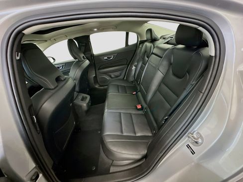 Used 2025 Volvo S60 B5 Core image 30