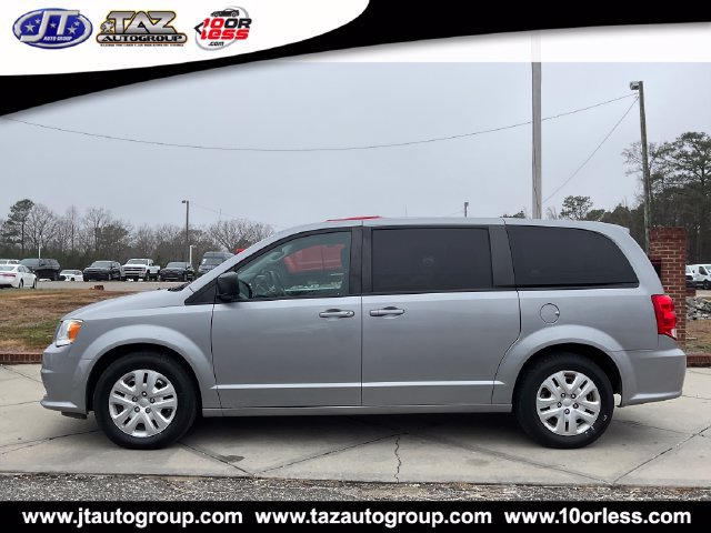Used 2018 Dodge Grand Caravan SE w/ UConnect Hands-Free Group FWD image 4