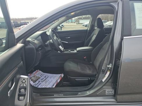 Used 2023 Nissan Sentra SR FWD image 13