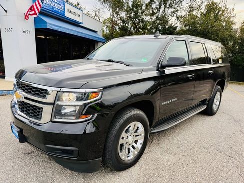 Used 2018 Chevrolet Suburban LT image 21