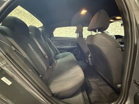 Used 2025 Hyundai Elantra Sport image 10