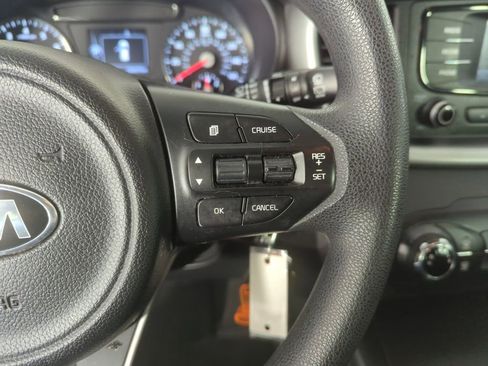 Used 2016 Kia Sorento LX image 23