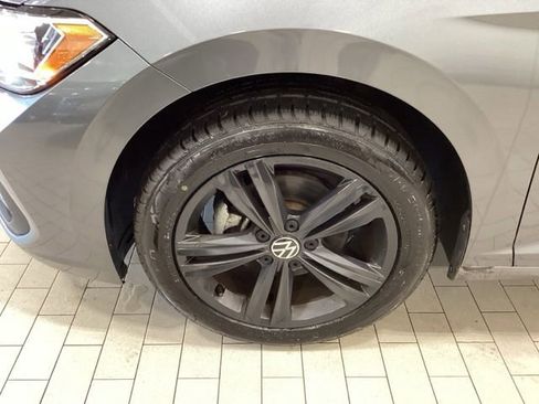 Used 2023 Volkswagen Jetta SE w/ Panoramic Sunroof Package FWD image 20