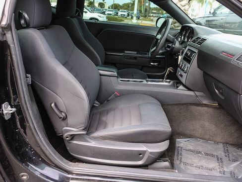Used 2010 Dodge Challenger SE RWD image 42