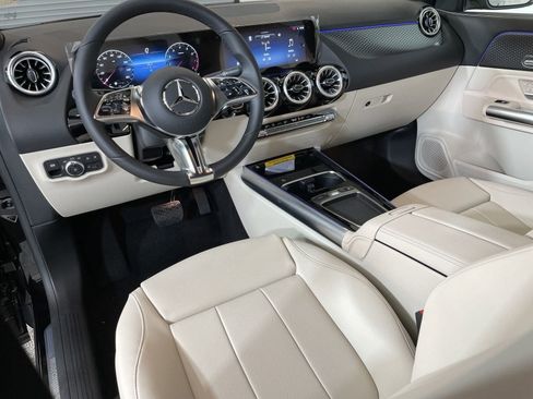 Certified 2025 Mercedes-Benz GLA 250 image 4