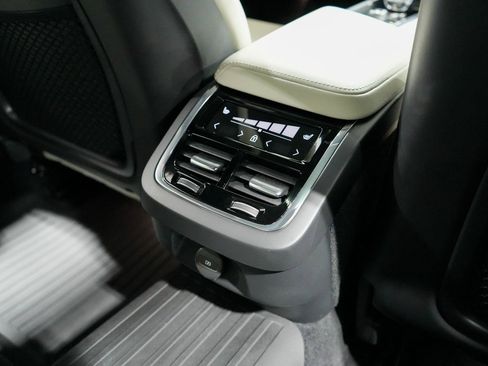 Used 2023 Volvo V60 B5 Cross Country Ultimate w/ Climate Package image 25