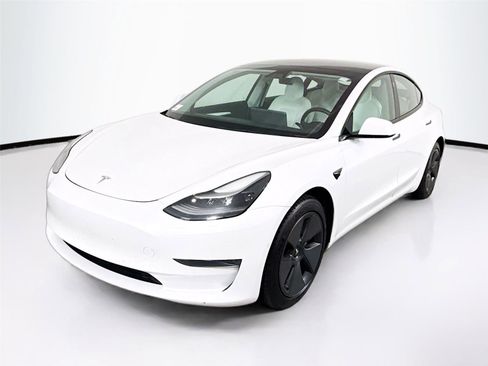 Used 2021 Tesla Model 3 Standard Range Plus RWD image 1