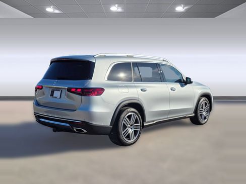 Certified 2026 Mercedes-Benz GLS 450 4MATIC image 8