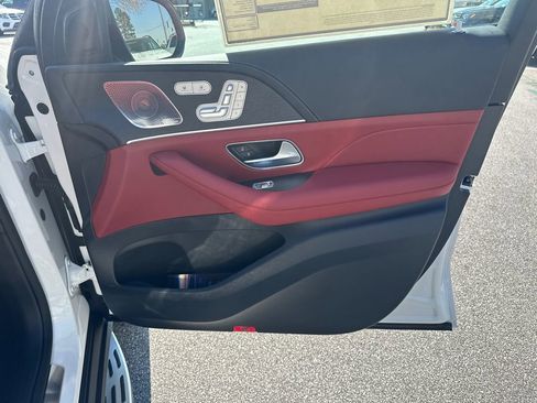 New 2026 Mercedes-Benz GLS 580 4MATIC image 15
