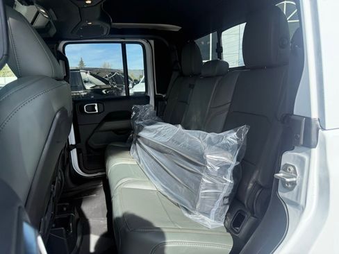 New 2026 Jeep Gladiator Mojave AWD/4WD image 12