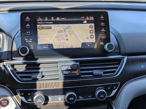 Used 2018 Honda Accord Touring image 15