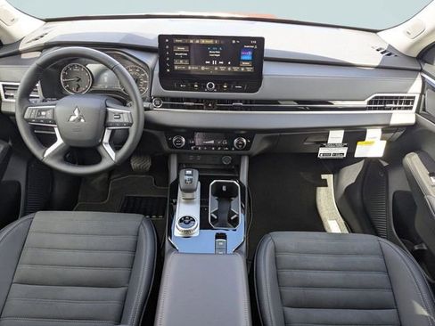 New 2026 Mitsubishi Outlander SE FWD image 14