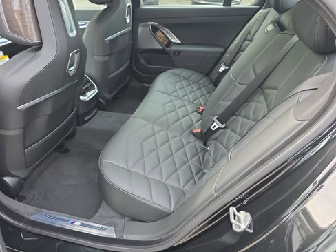 New 2026 BMW 740i xDrive image 3