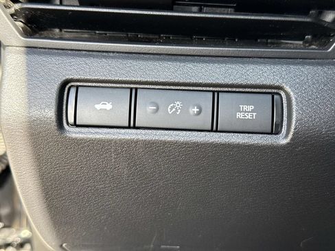 Used 2024 Nissan Altima 2.5 SV FWD image 41