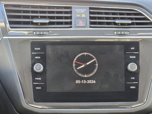 Certified 2023 Volkswagen Tiguan SE FWD image 18