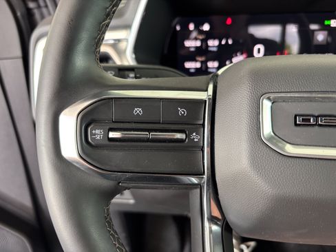 Used 2025 GMC Canyon Denali AWD/4WD image 12