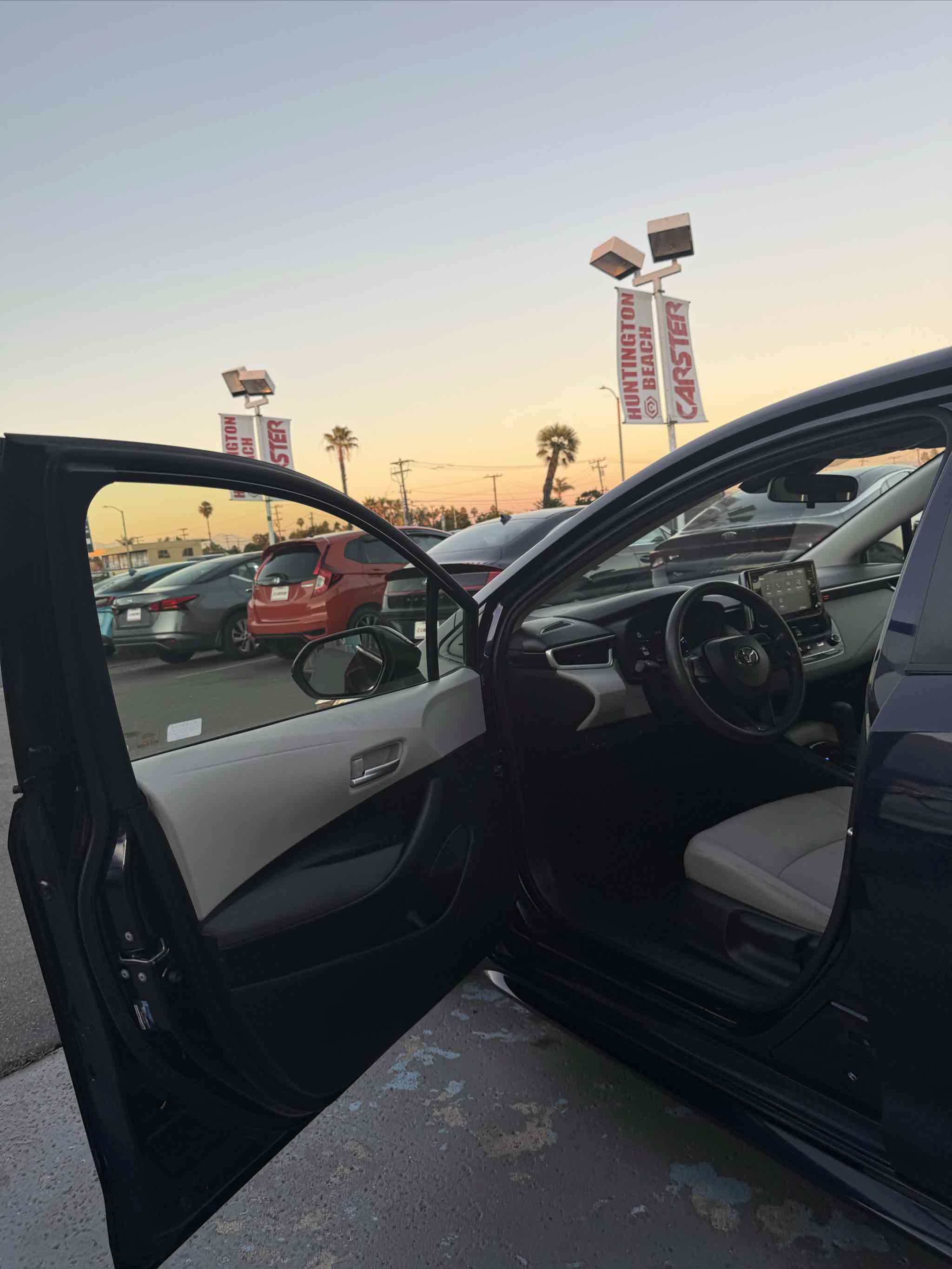 Used 2020 Toyota Corolla LE FWD image 79