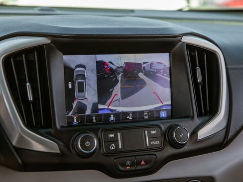 Used 2023 GMC Terrain SLT w/ Tech Package image 15