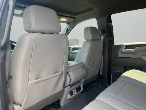 Used 2025 GMC Sierra 1500 SLT AWD/4WD image 39