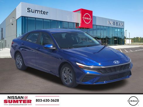 Used 2024 Hyundai Elantra SEL FWD image 1