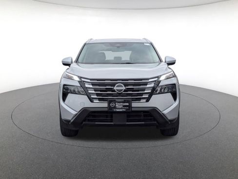 Used 2024 Nissan Rogue SV w/ SV Premium Package FWD image 2