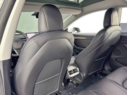 Used 2022 Tesla Model 3 image 39